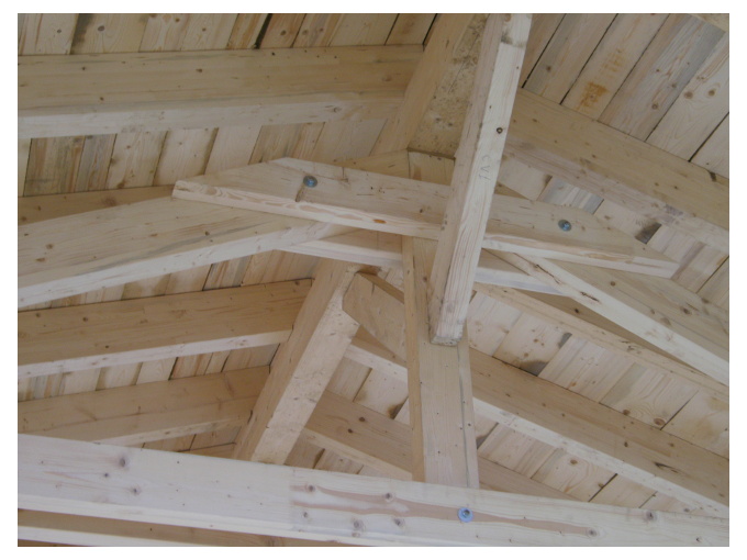 Ecodimora : agriturismo prefabbricato in legno Bergamo. Tetto a vista