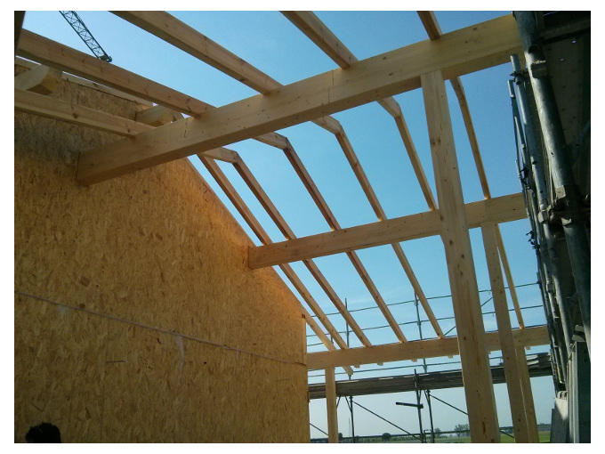 Parma casa prefabbricata Ecodimora : montaggio tetto