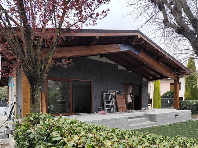 Edificio prefabbricato in legno Ecodimora a San Felice del Benaco Brescia