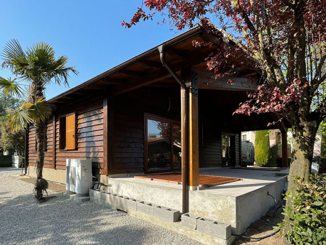 Edificio prefabbricato in legno Ecodimora a San Felice del Benaco Brescia