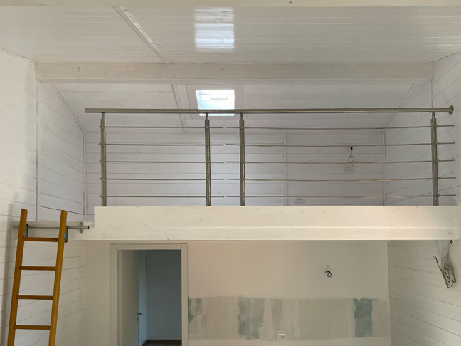 Edificio prefabbricato in legno Ecodimora a San Felice del Benaco Brescia soppalco