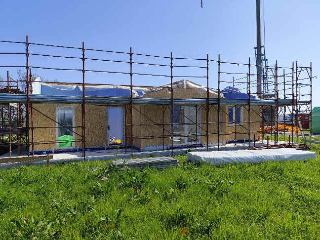 Casa prefabbricata Ecodimora a Pavone Mella Brescia posa ponteggio