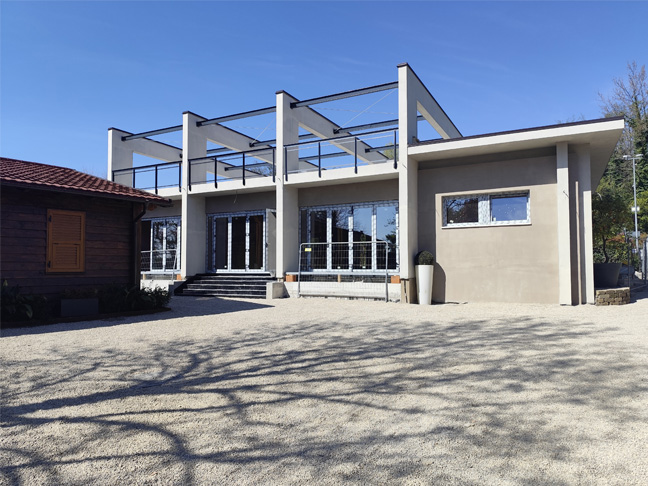 Edificio prefabbricato in legno Ecodimora a San Felice del Benaco Brescia